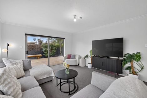 Photo of property in 2/37 Petrie Street, Richmond, Christchurch, 8013