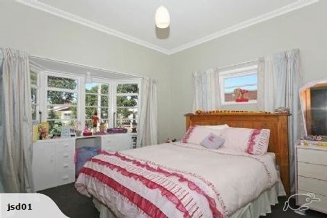 Photo of property in 15 Saint Ronans Avenue, Waterloo, Lower Hutt, 5011