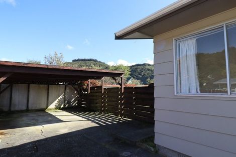 Photo of property in 16a Beryl Grove, Birchville, Upper Hutt, 5018