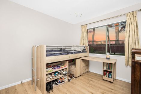 Photo of property in 113 Eugenia Rise, Goodwood Heights, Auckland, 2105