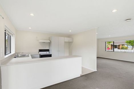 Photo of property in 6/39 Swanson Road, Henderson, Auckland, 0610