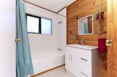 Photo of property in 13a Fitzwater Place, Henderson, Auckland, 0612