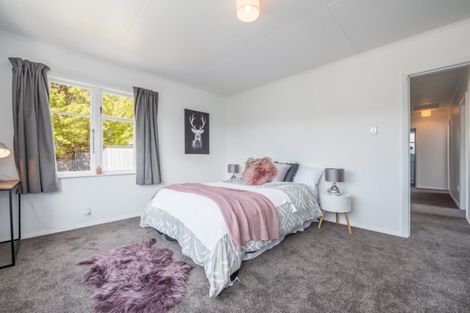 Photo of property in 15 Gardiner Grove, Wainuiomata, Lower Hutt, 5014
