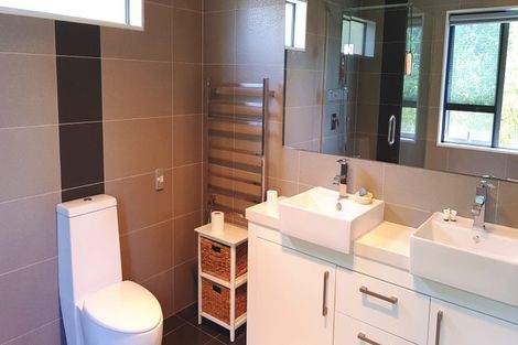 Photo of property in 34 Bur Oak Terrace, Schnapper Rock, Auckland, 0632