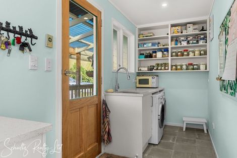 Photo of property in 10 Oxford Street, Whakapirau, Maungaturoto, 0583