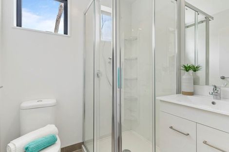 Photo of property in 40 Tokai Place, Glen Eden, 0602