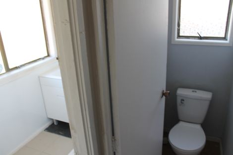 Photo of property in 20 Pukeroa Place, Papakura, 2110