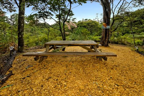 Photo of property in 188 Shaw Road, Oratia, Auckland, 0604