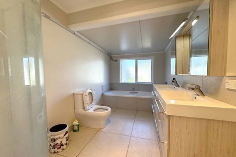 Photo of property in 64 Patons Road, Howick, Auckland, 2014