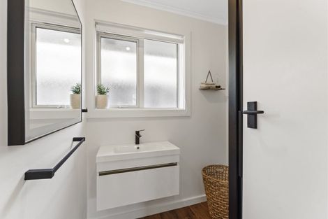 Photo of property in 60 Wingate Street, Redwood, Christchurch, 8051