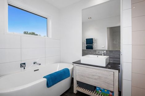 Photo of property in 77 Royal Ascot Drive, Papamoa Beach, Te Puke, 3187