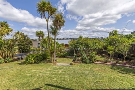 Photo of property in 2/7 Arran Road, Browns Bay, Auckland, 0630