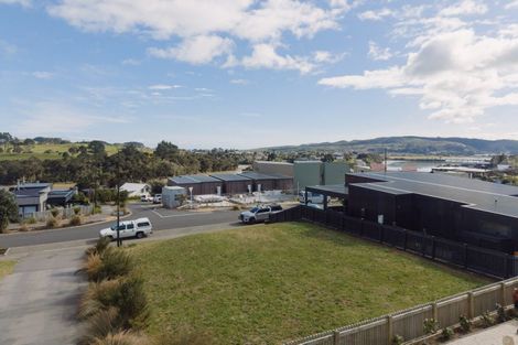 Photo of property in 3 Omahina Street, Raglan, 3225