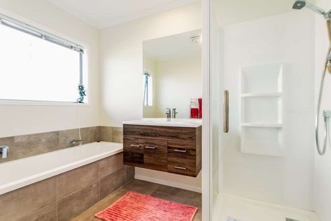 Photo of property in 17 Alf Simpson Drive, Whitianga, 3510