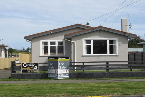 Photo of property in 175 Cornfoot Street, Castlecliff, Whanganui, 4501