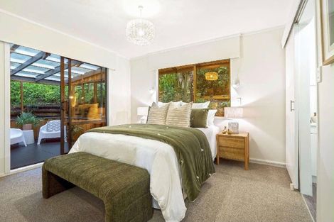 Photo of property in 32 Rosecamp Road, Beach Haven, Auckland, 0626