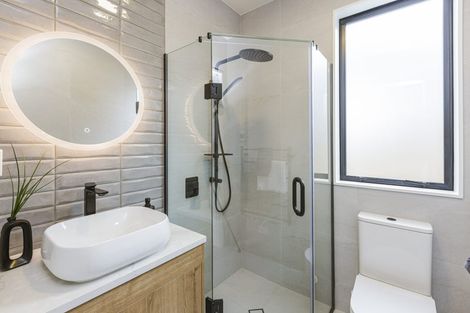 Photo of property in 3 Ridgehill Rise, Flat Bush, Auckland, 2019