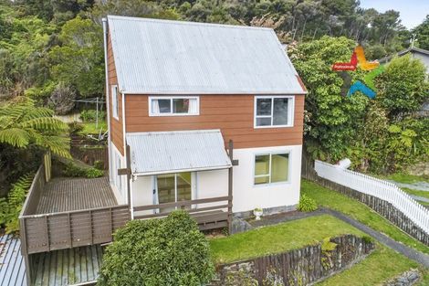 Photo of property in 1/15a Glen Road, Stokes Valley, Lower Hutt, 5019