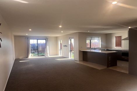 Photo of property in 72 Shillingford Boulevard, Rolleston, 7615