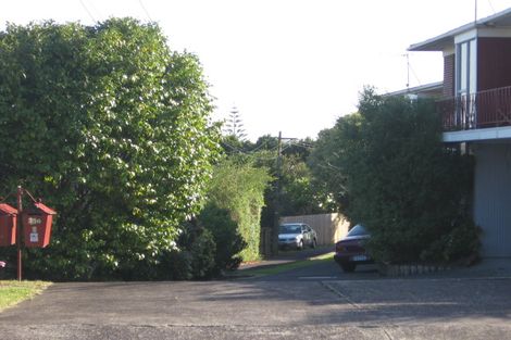 Photo of property in 158 Chivalry Road, Glenfield, Auckland, 0629