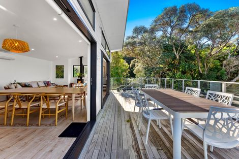 Photo of property in 1 Spray Crescent, Leigh, 0985