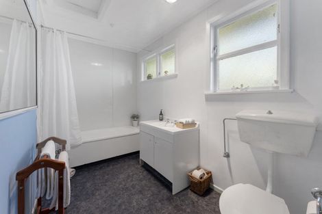 Photo of property in 5 Prouse Grove, Silverstream, Upper Hutt, 5019