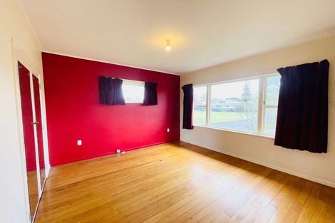 Photo of property in 75 La Trobe Street, Pakuranga Heights, Auckland, 2010