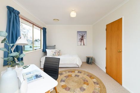 Photo of property in 68 Pacific Drive, Fitzherbert, Palmerston North, 4410