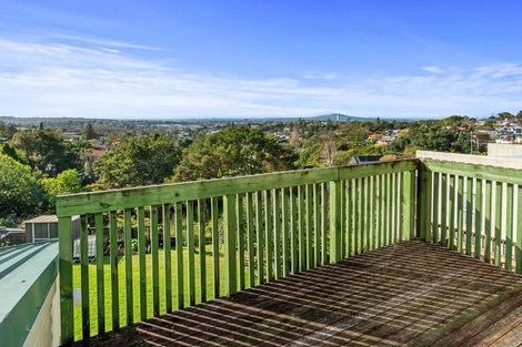 Photo of property in 315 Glenfield Road, Glenfield, Auckland, 0629