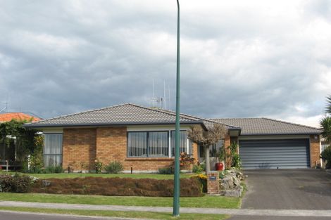 Photo of property in 14 Meadowviews Drive, Welcome Bay, Tauranga, 3112