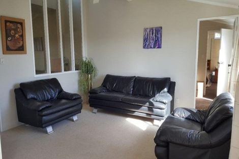 Photo of property in 20 Quigley Street, Newlands, Wellington, 6037