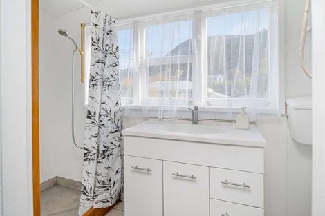 Photo of property in 6 Durham Street, Picton, 7220