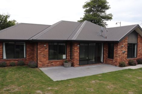 Photo of property in 2 Little Oaks Drive, Yaldhurst, Christchurch, 8042