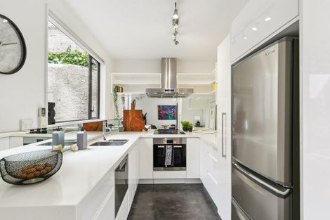 Photo of property in 90 Majoribanks Street, Mount Victoria, Wellington, 6011