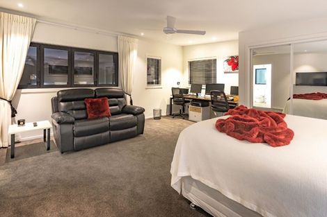 Photo of property in 302 Graham Street, Whangamata, 3620