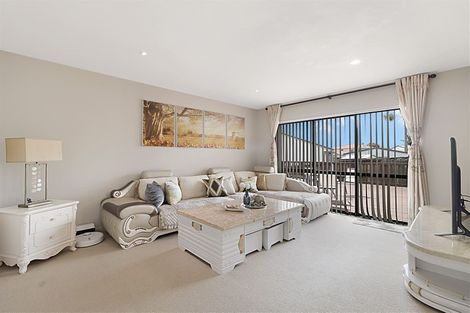 Photo of property in 17 Semillon Avenue, Henderson, Auckland, 0612