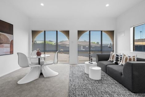Photo of property in 25 Marina View Drive, West Harbour, Auckland, 0618