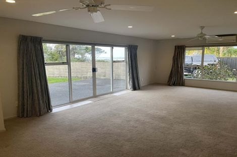 Photo of property in 84 Crows Road, Swanson, Auckland, 0614