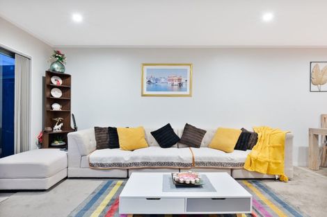 Photo of property in 21 Stephen Avenue, Henderson, Auckland, 0610