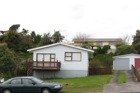 Photo of property in 44 Riversdale Drive, Merrilands, New Plymouth, 4312