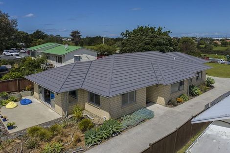 Photo of property in 1333 Whangaparaoa Road, Army Bay, Whangaparaoa, 0930