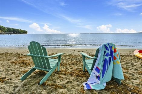 Photo of property in 25 Bournemouth Terrace, Murrays Bay, Auckland, 0630