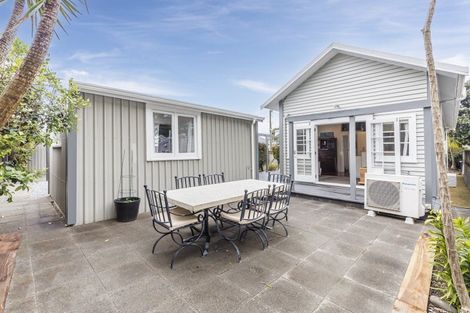 Photo of property in 34 Rua Street, Lyall Bay, Wellington, 6022