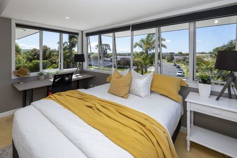 Photo of property in 42 Manor Park, Sunnyhills, Auckland, 2010