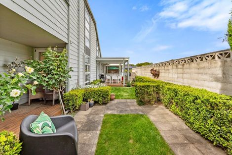 Photo of property in 1 Tainui Drive, Havelock North, 4130