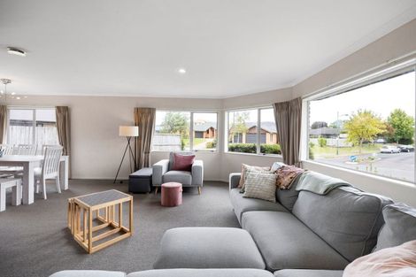 Photo of property in 81 Wiltshire Drive, Huntington, Hamilton, 3210