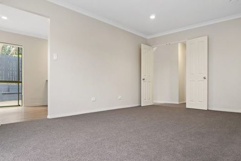 Photo of property in 6 Chadlington Avenue, Henderson, Auckland, 0612