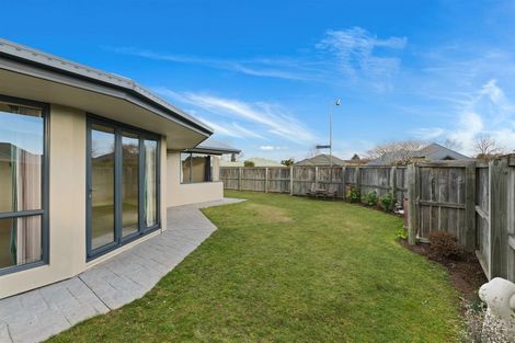Photo of property in 2 Anglesea Avenue, Parklands, Christchurch, 8083