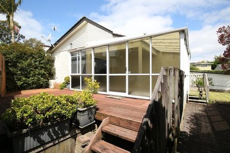 Photo of property in 2/26 Sunnyhill Crescent, Sunnyhills, Auckland, 2010