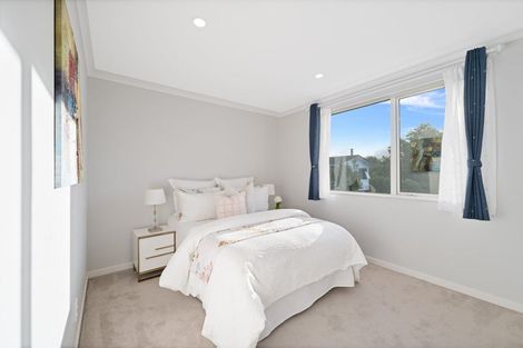 Photo of property in 38a Pokapu Street, Titirangi, Auckland, 0600